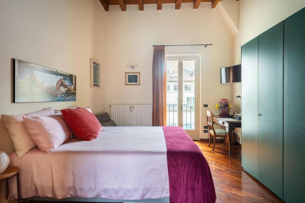Duomo Apartment Brescia Buitenkant foto