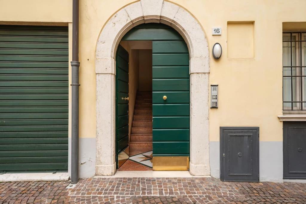 Duomo Apartment Brescia Buitenkant foto